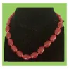 Collar de cuentas coral con piedras ovaladas rojas brillantes en resina cerámica pulida