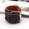 Brazalete masculino ancho de piel genuina marrón con herrajes de acero inoxidable y cierre de hebilla