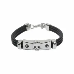 Brazalete negro de goma con una calavera plateada brillante en el centro.