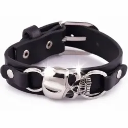 Pulsera de cuero negro con remaches y eslabones metálicos en tono envejecido.