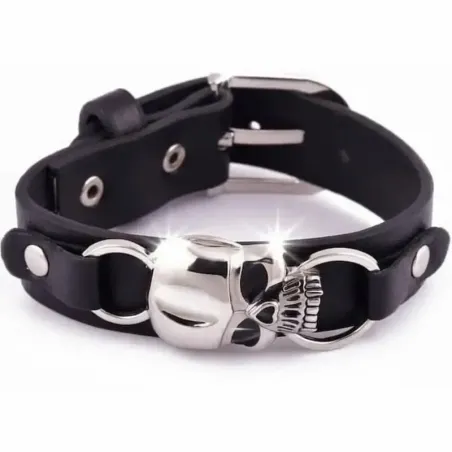 Pulsera de cuero negro con remaches y eslabones metálicos en tono envejecido.