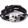 Pulsera de cuero negro con remaches y eslabones metálicos en tono envejecido.