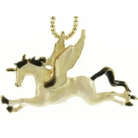 Collar de bisutería con medallón de Pegaso alado en acero pulido, mostrando el relieve del caballo sobre fondo neutro.