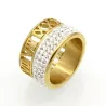 Anillo con números romanos