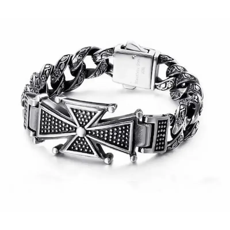 Brazalete de acero inoxidable con cruz de Malta y diseño de inspiración hip hop.