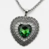 Collar con corazón y piedra central verde. Cristal facetado color esmeralda