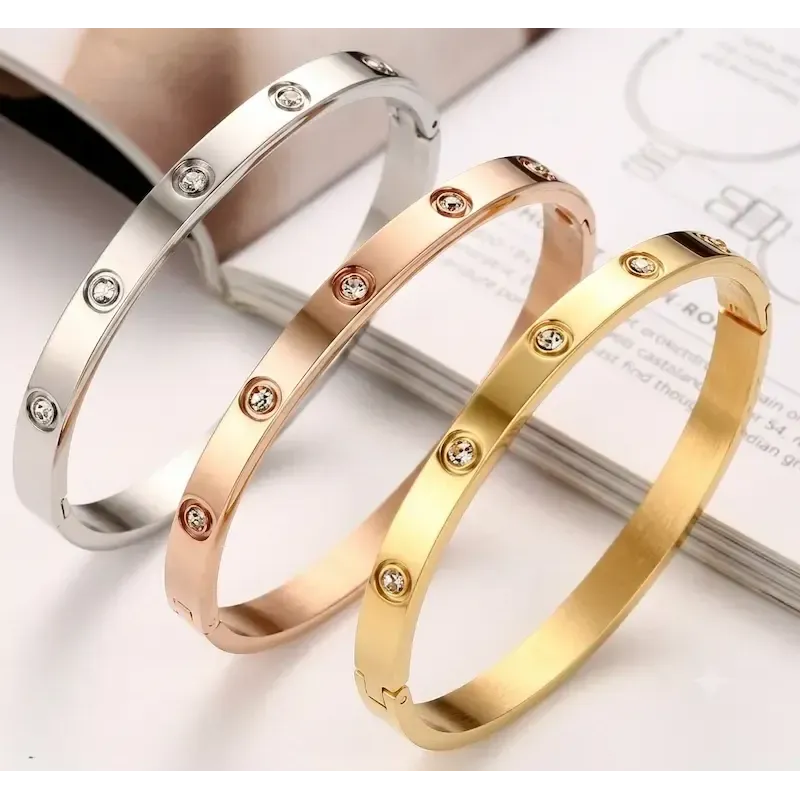 Pulseras esclavas doradas de acero inoxidable con diseño minimalista de bisutería