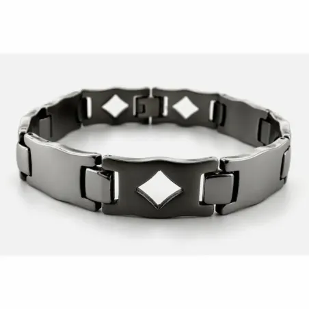 Brazalete de bisutería para hombre en acero inoxidable con diseño geométrico, mostrando sus líneas y acabado pulido.