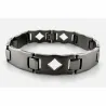 Brazalete de bisutería para hombre en acero inoxidable con diseño geométrico, mostrando sus líneas y acabado pulido.