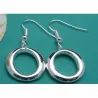 Pendientes bisutería mujer con aros 1,8cm chapados plata 925 y cierre de presión, sobre fondo blanco.