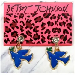 Pendientes bisutería mujer con paloma paz 2cm oro esmalte y strass, sobre fondo azul cielo.