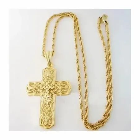 Colgante de cruz cristiana en acabado dorado brillante, cadena de eslabones y cierre de presión.