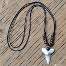 Collar diente tiburón ajustable playa hombre | Bisujoya