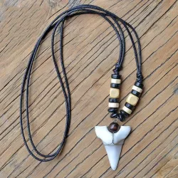 Collar diente tiburón ajustable playa hombre | Bisujoya