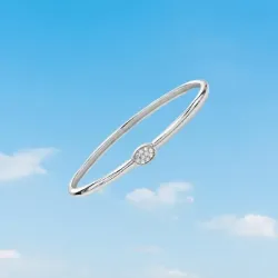 Brazalete de plata esterlina 925 con diez piedras blancas incrustadas, acabado brillante y diseño esclava.