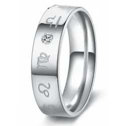 Anillo de acero inoxidable con grabado rúnico y piedra circonia en el centro