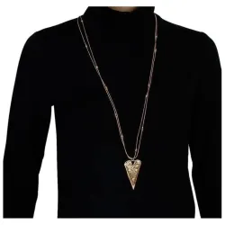 Collar Triangular con Acabado Oro Antiguo | Un Acierto Seguro