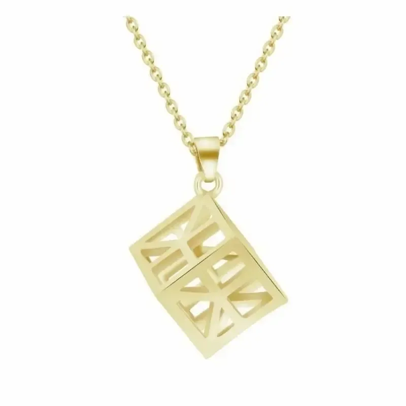 Collar dorado con colgante cubo pequeño y cadena fina de acero brillante