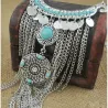 Collar plateado con gran colgante de piedras turquesa de imitación en forma rectangular
